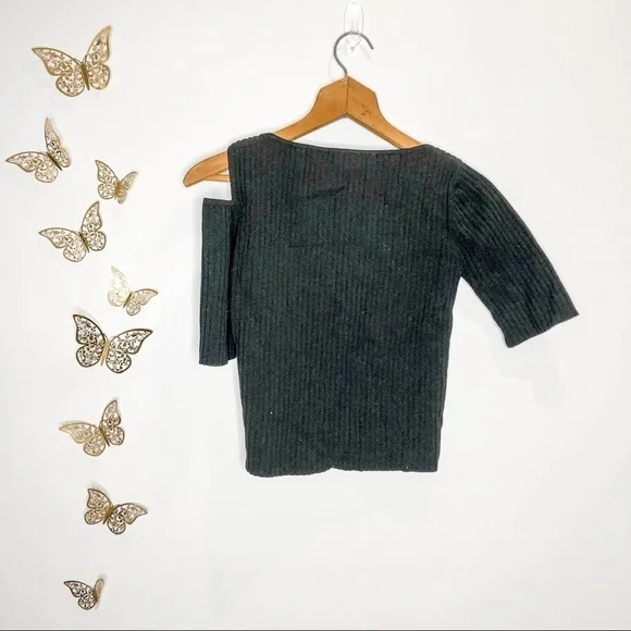 ๐ฆ๐ ZARA | Fun and Flirty Black Going Out Top - Picture 2 of 7